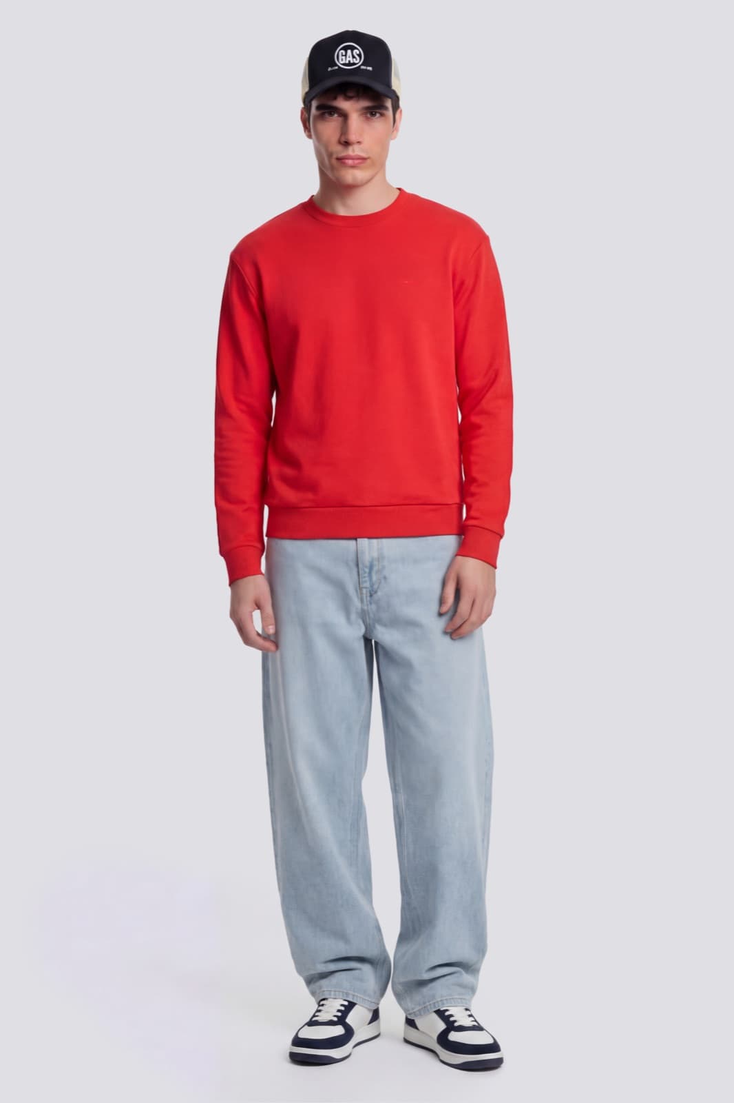 Gas Jeans long-tail wash on model, second