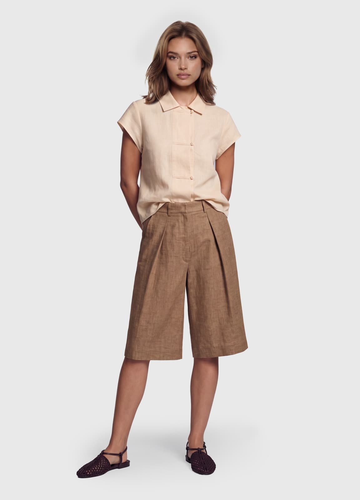 Stefanel lookbook: a knitwear look, full length